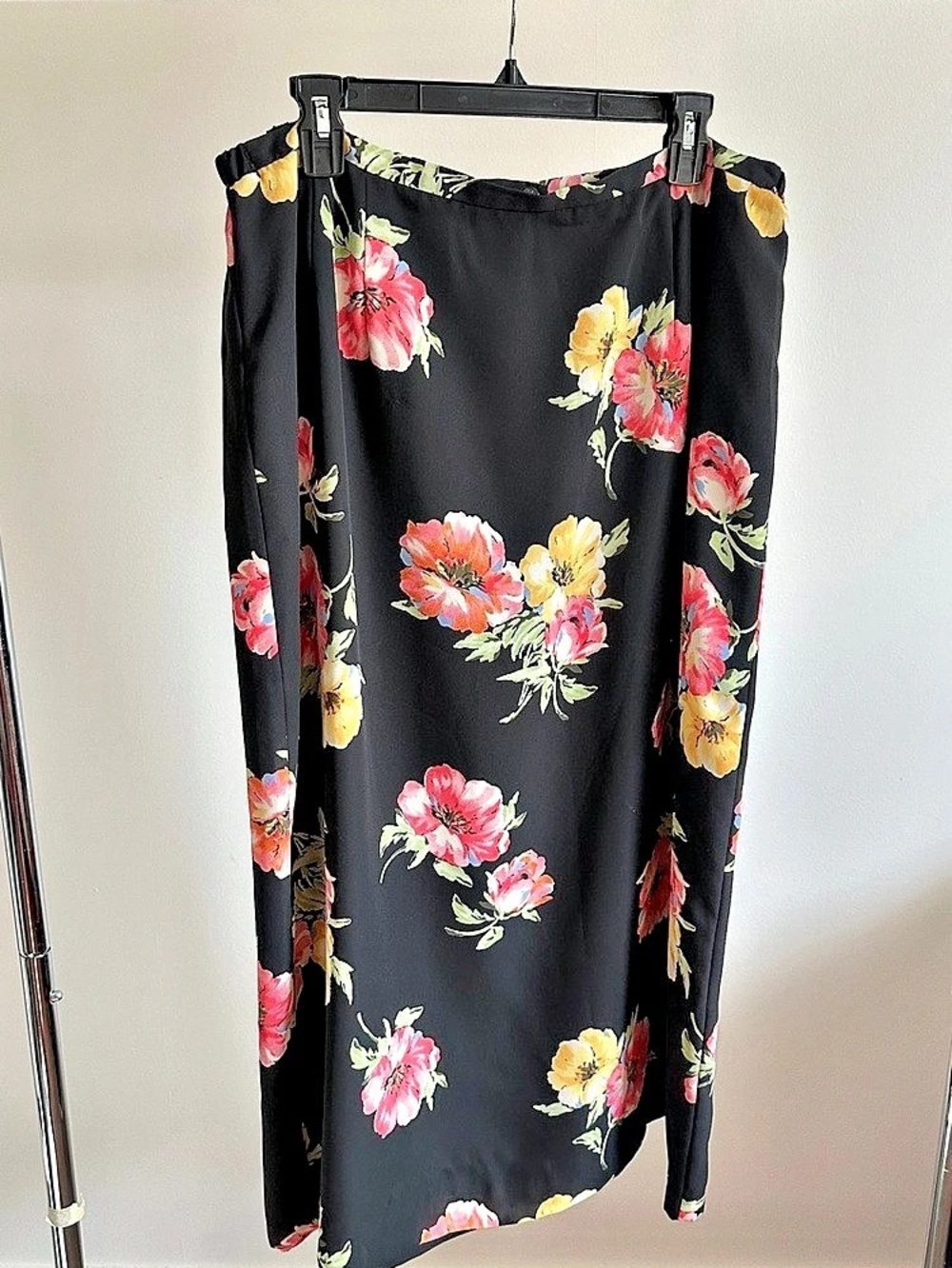 Emma James Liz Claiborne Floral Midi Skirt Size 18W Black Flowy Lightweight